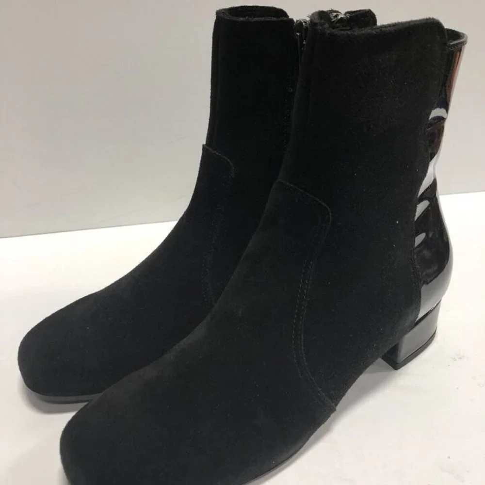 La Canadienne Women’s Jil Boot Black Suede, Size 7 M